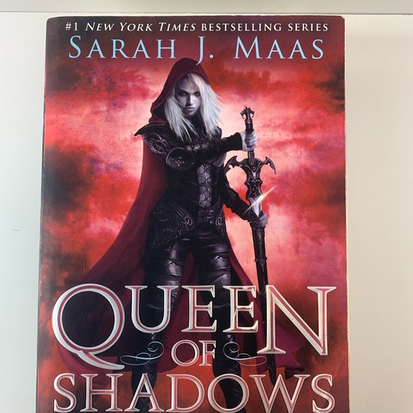 Throne of Glass Queen of Shadows by Sarah J. Maas - Picture 1 of 14